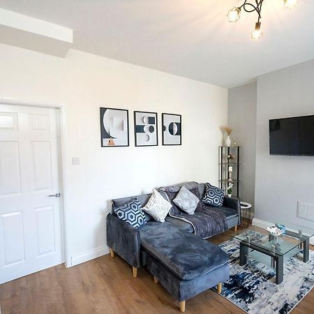 Entire House-Merseyside-Liverpool Birkenhead Exterior photo