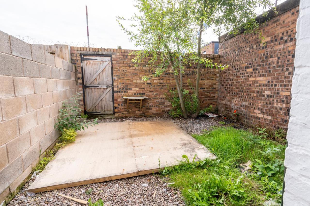 Entire House-Merseyside-Liverpool Birkenhead Exterior photo